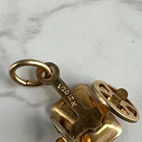 1/20 12K Gold Filled Wagon Or Wheelbarrow Charm Pendant Vintage Style Jewelry - Picture 4 of 6